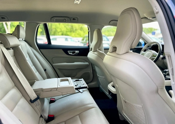 Volvo V60 cena 99900 przebieg: 167502, rok produkcji 2019 z Brzozów małe 631